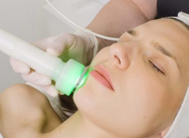 Scopri la Terapia Fotodinamica per la tua pelle presso SB Medical