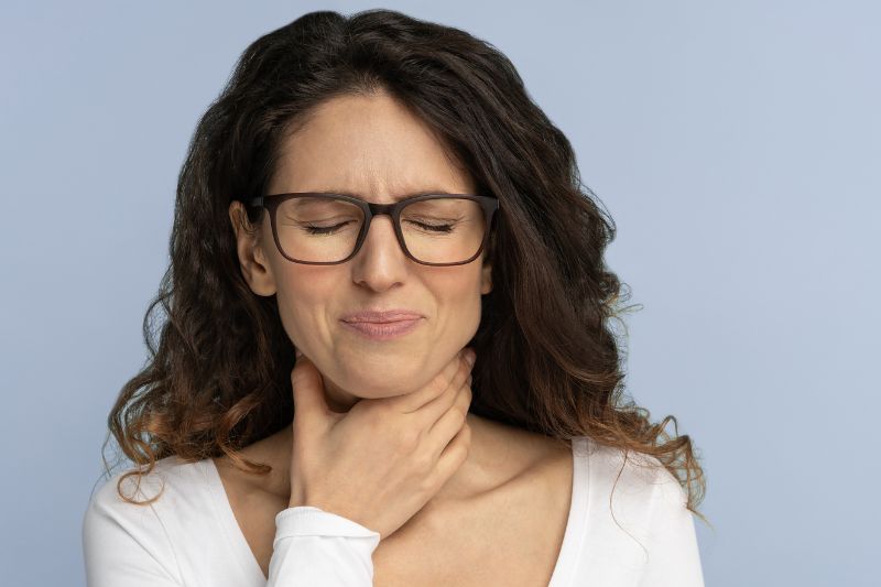 Noduli alle corde vocali: cause, sintomi e trattamenti