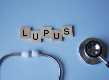 Lupus eritematoso sistemico: come riconoscerlo e perché una diagnosi precoce fa la differenza
