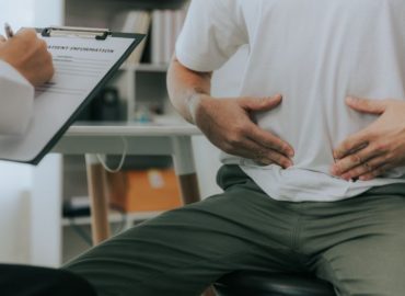 Volvolo intestinale: cos'è, quali sintomi provoca e perché richiede un intervento tempestivo